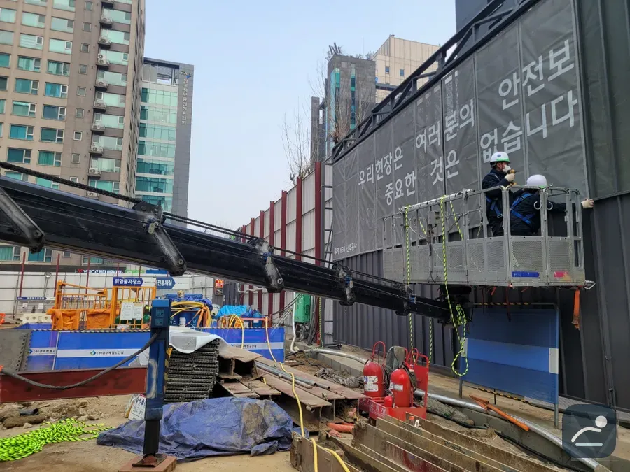 세종산업단지 스카이차 간판·청소 현장